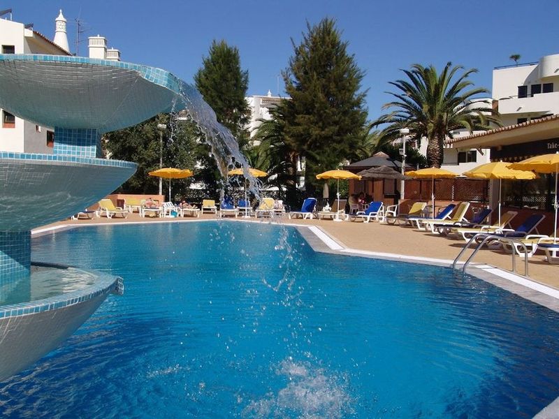 Oceanus Aparthotel - Image 7