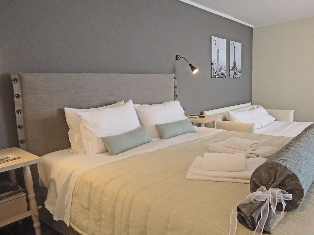 Amphitryon City Hotel - Image 2
