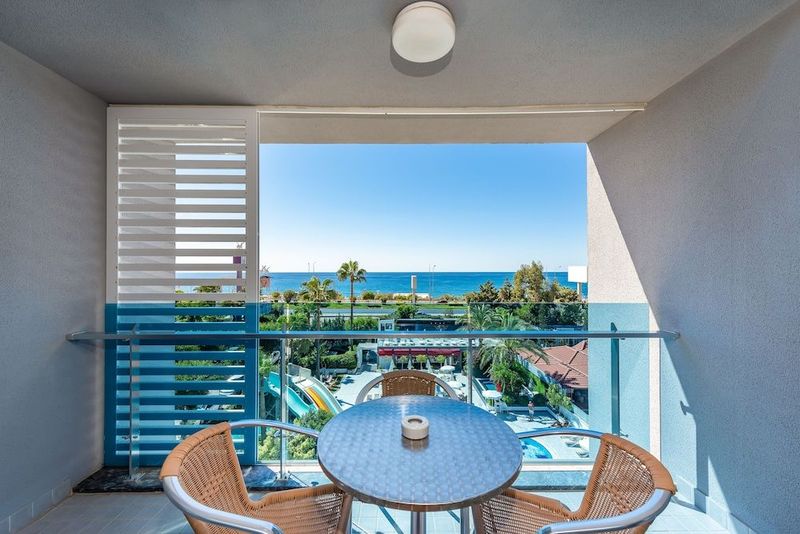 White City Beach Hotel - Image 5