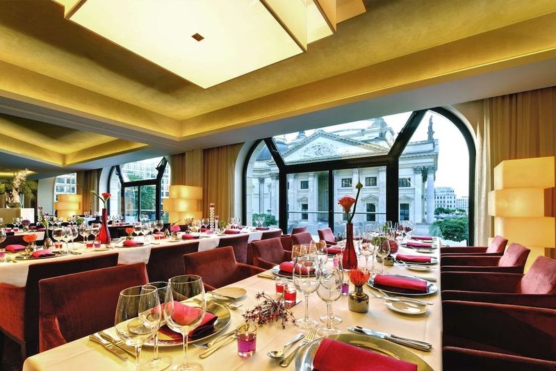 Hilton Berlin - Image 8