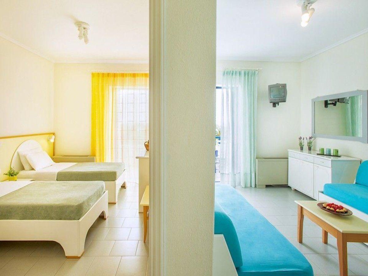 Xenios Port Marina Hotel - Image 4