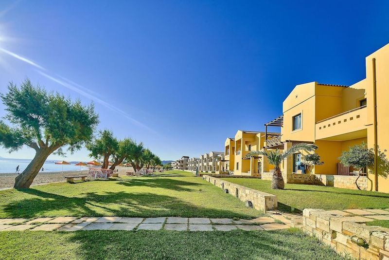 Silver Beach Hotel - Image 8