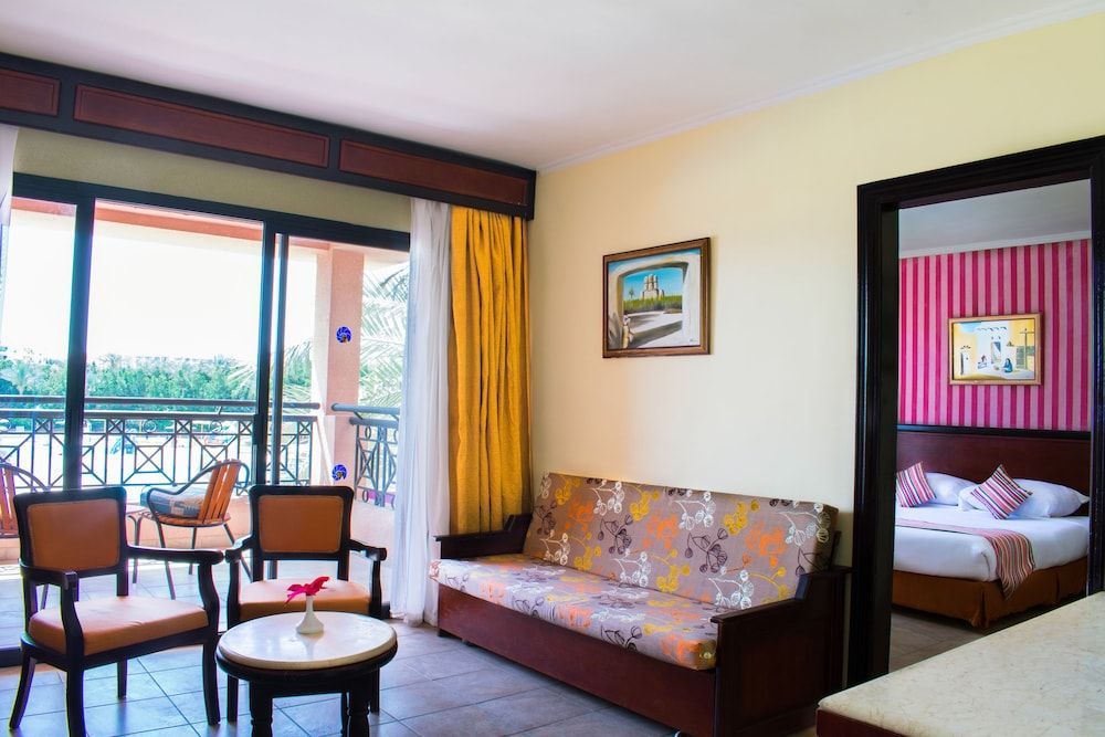 Parrotel Aqua Park Resort - Image 8