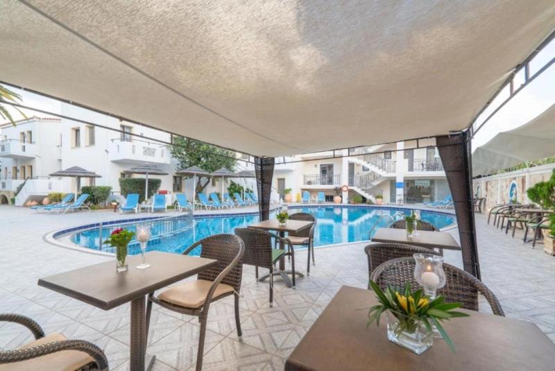 Flamingos Hotel - Image 5
