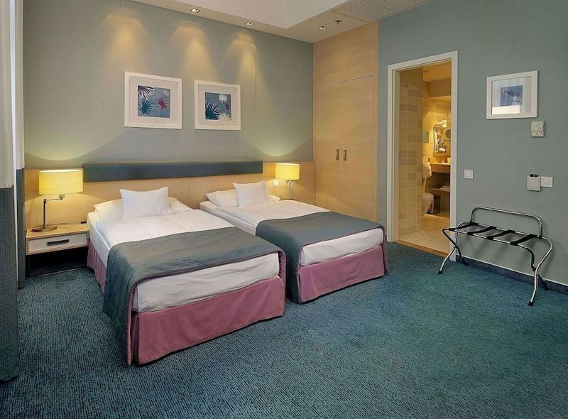 Atrium Fashion Hotel - Image 4