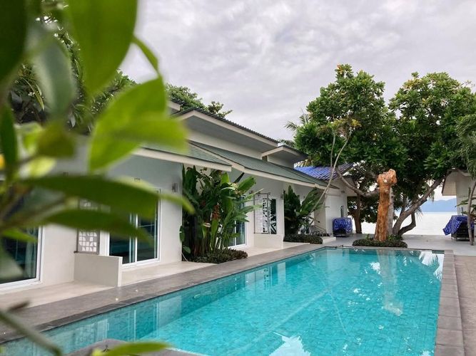 Hotel Baan Fah Resort ligger i Maenam Beach