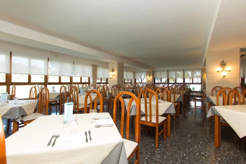 Hotel Pinos Playa - Image 8