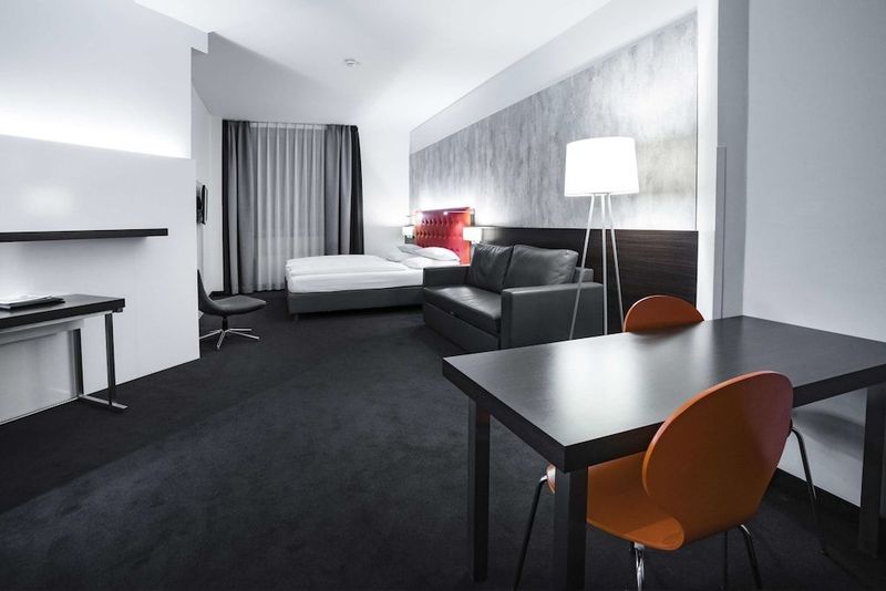 Select Hotel Berlin The Wall - Image 10