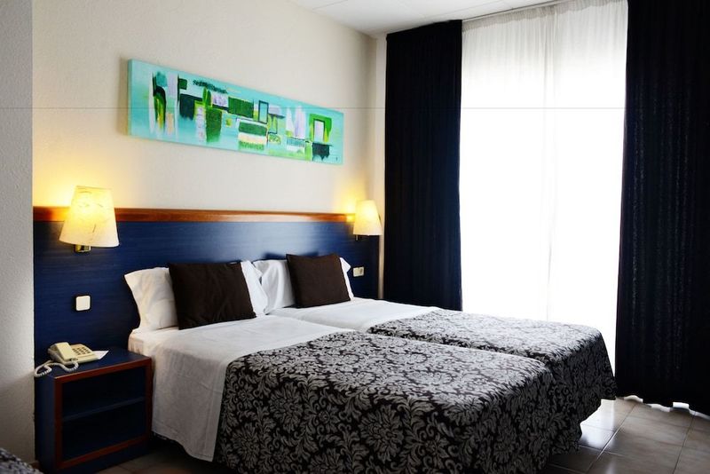 Miami Hotel - Image 8