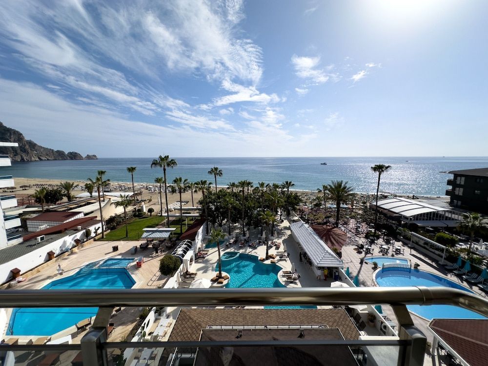 Savk Hotel - Image 1