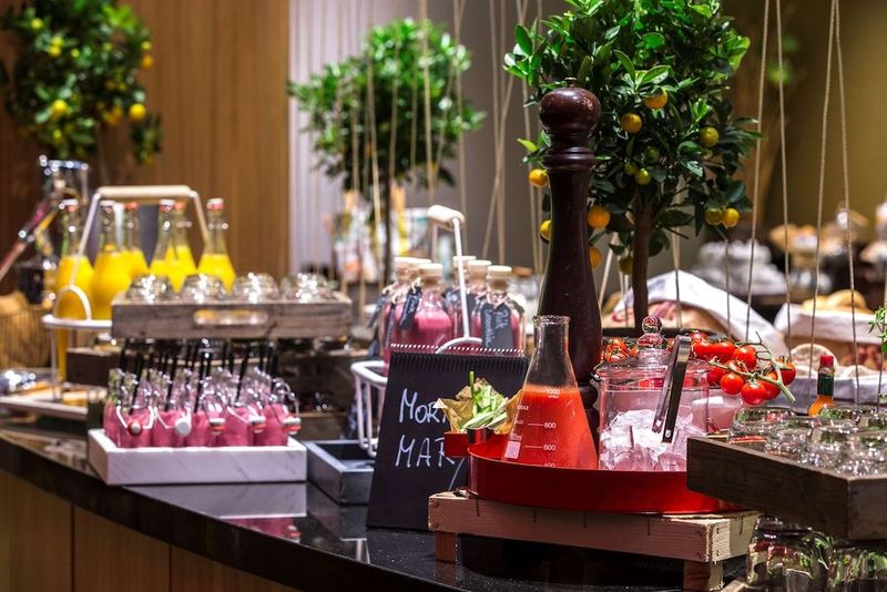 Radisson Blu Hotel, Hamburg Airport - Image 3