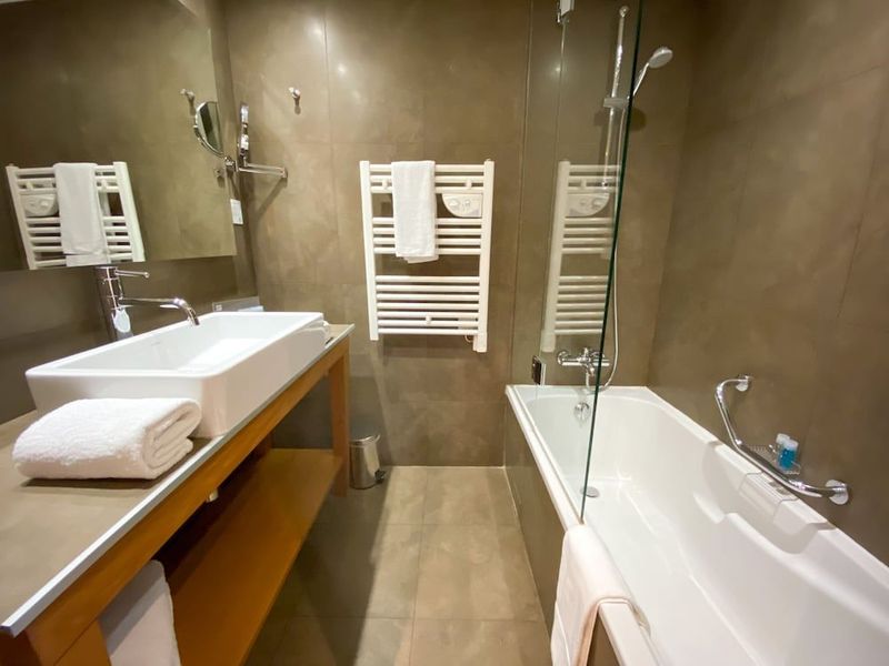 Luxotel Cannes - Image 8