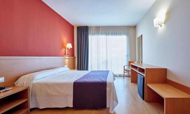 Hotel Surf Mar - Image 3