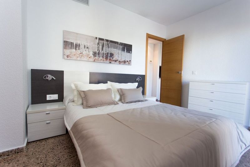 Aparthotel Pio XII Apartments Valencia - Image 9