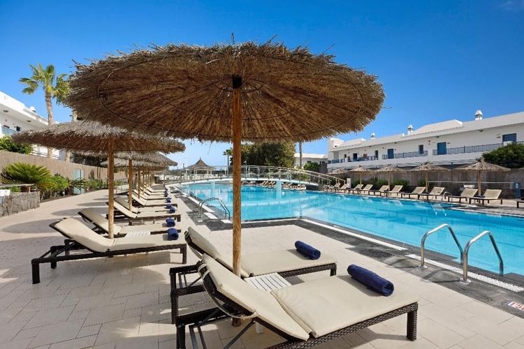THB Tropical Island er et Hotel med basseng i Playa Blanca