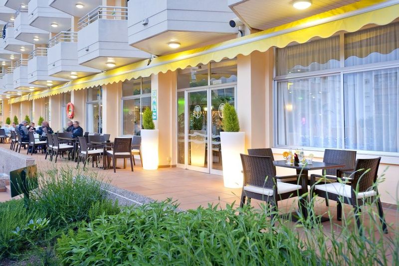 GHT Oasis Tossa & Spa - Image 4