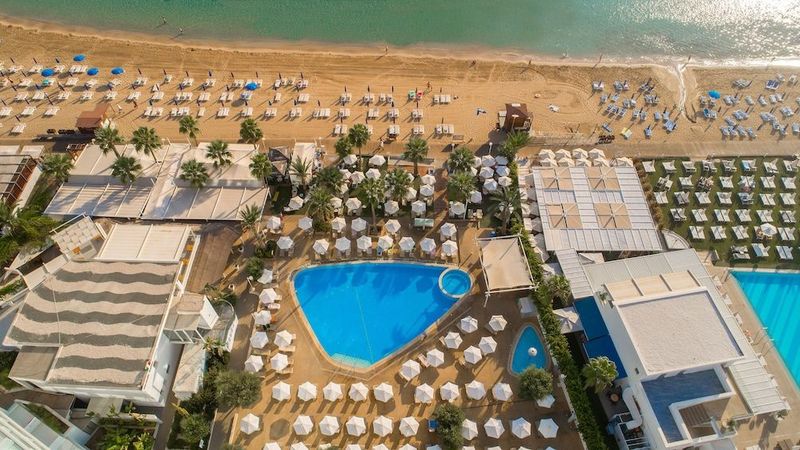 Vrissaki Beach Hotel - Image 1