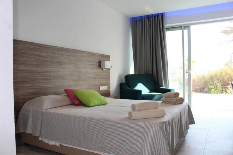 Fedrania Gardens Hotel - Image 2