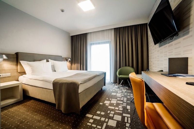 Q Hotel Plus Wroclaw - Image 6