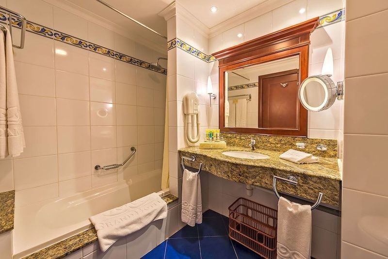 Grand Hotel Gozo - Image 9