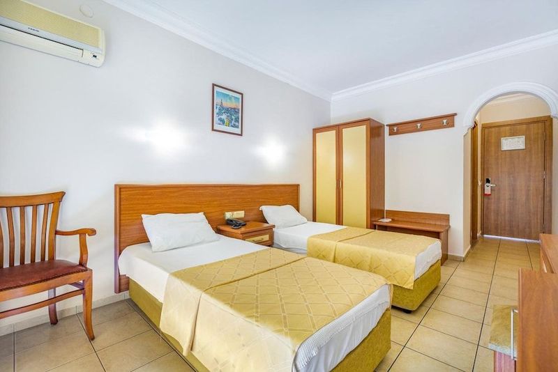 Alanya Beach Hotel - Image 7