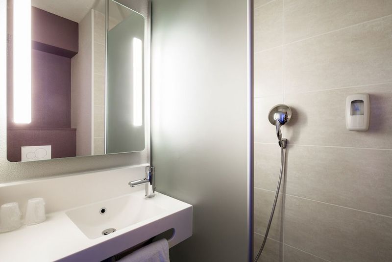 B&B Hotel Marseille Euromed - Image 9