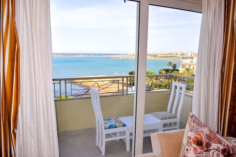Magic Beach Hotel - Image 2