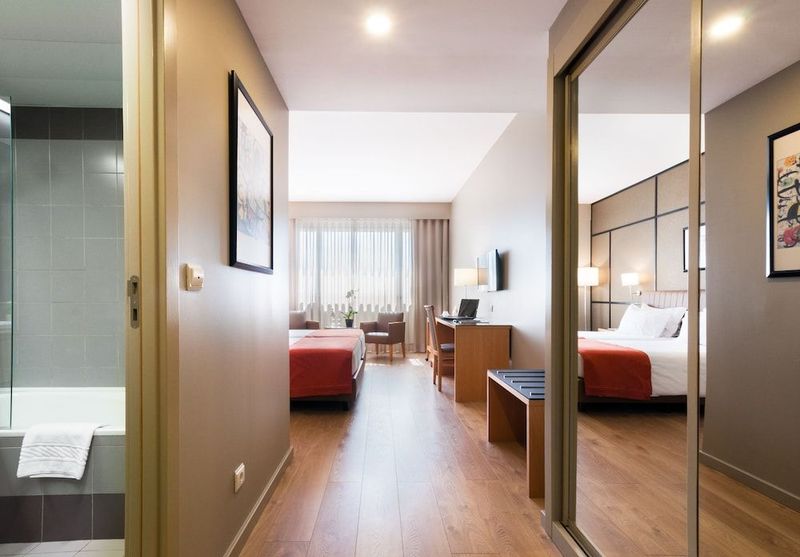 Portus Cale Hotel - Image 8