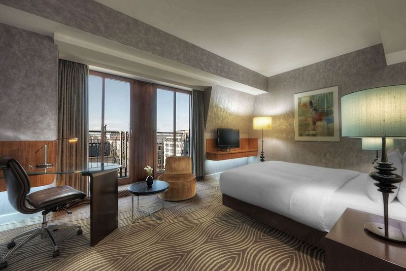 Hilton Berlin - Image 6