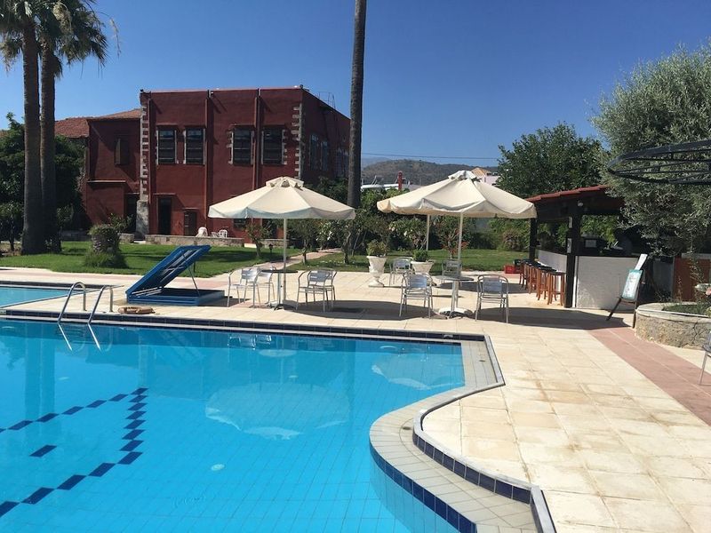 Oasis Guesthouse - Image 9