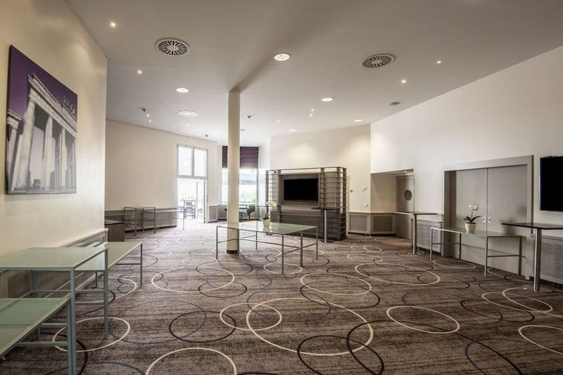 Crowne Plaza Berlin City Centre - Image 7