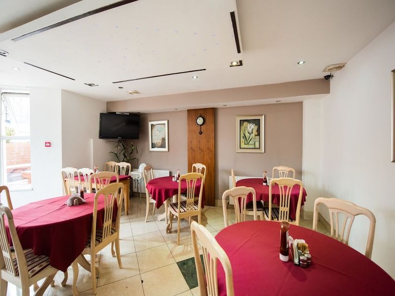 London Guest House - Image 4