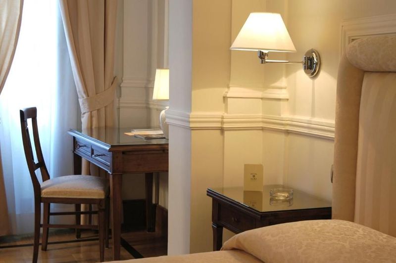 Hotel Flora - Image 5
