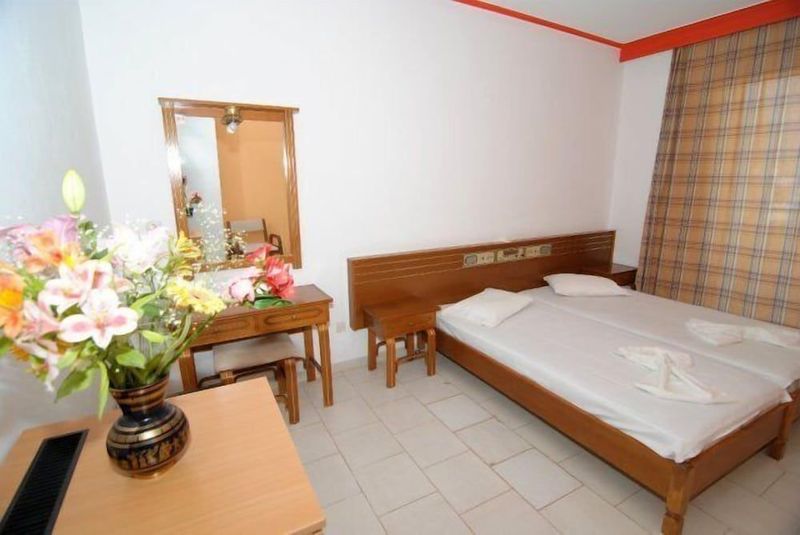 Iris Hotel - Image 10