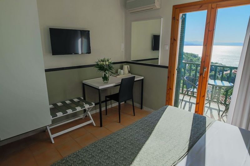 Corfu Aquamarine Hotel - Image 8