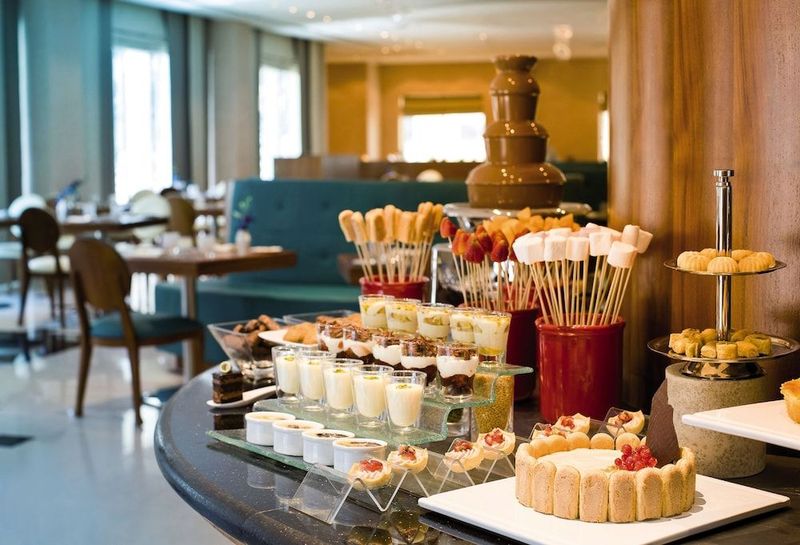 AVANI Deira Dubai Hotel - Image 3