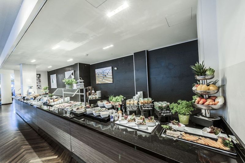 Arcotel John F - Image 9