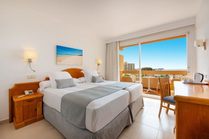 Valentin Reina Paguera Hotel - Image 2