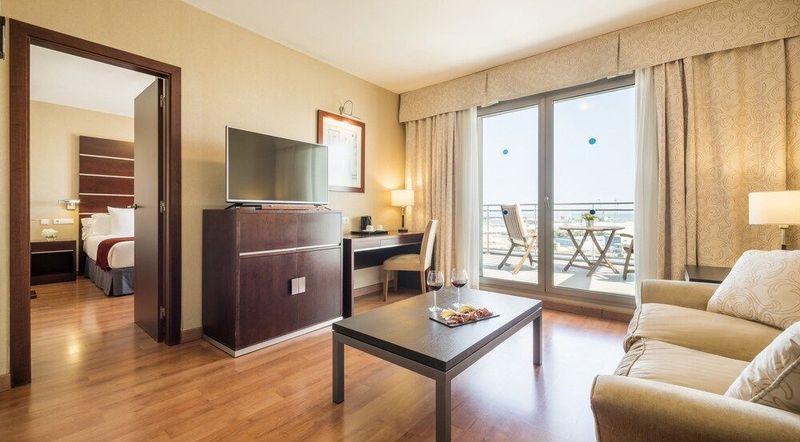 Hotel ILUNION Malaga - Image 6