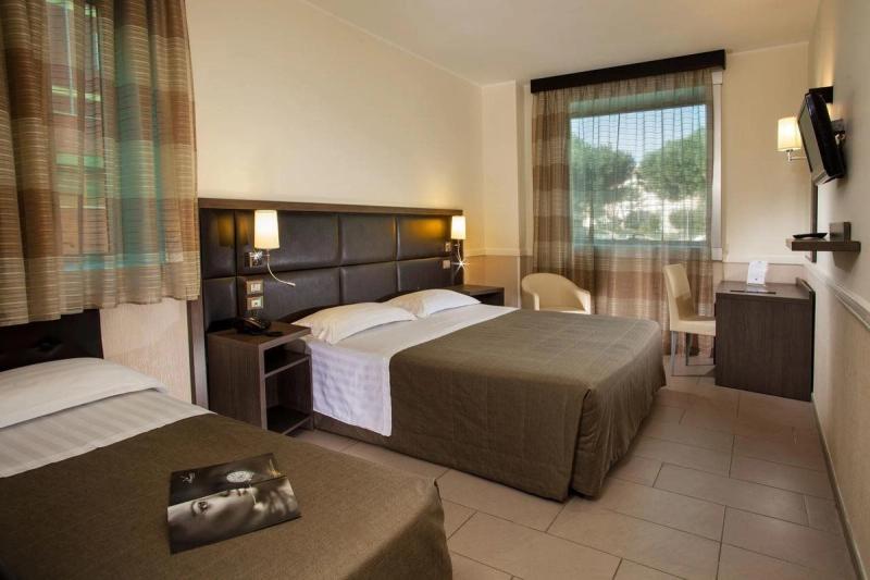 Hotel Artis - Image 4