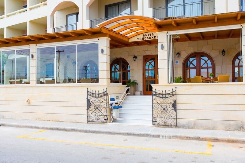 Anita Beach Hotel - Image 9