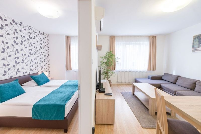 Prince Apartments - Image 8