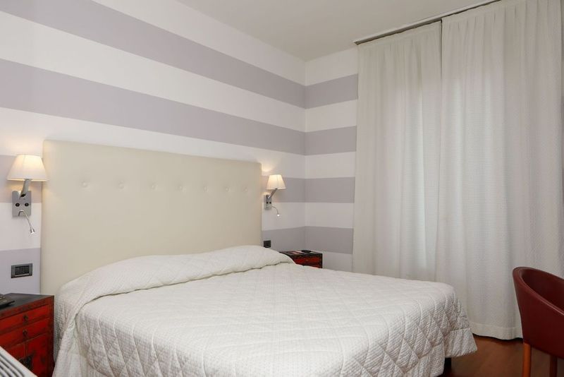 Hotel Lancaster - Image 2