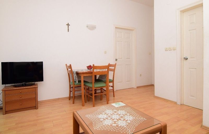 Renata Apartments - Image 9