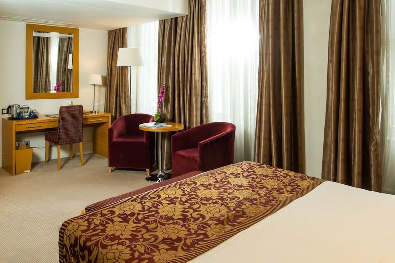 Park City Grand Plaza Kensington - Image 10