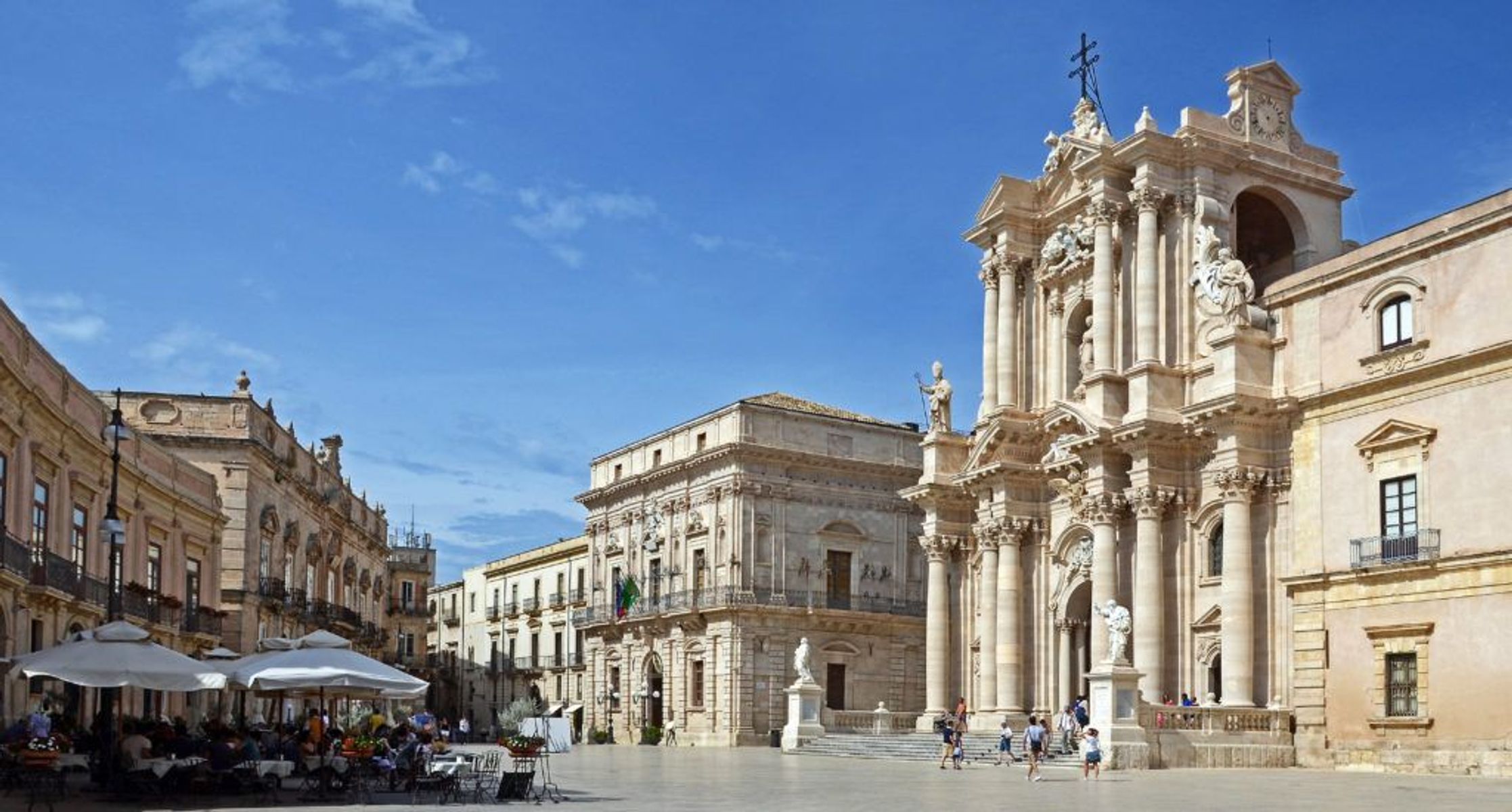 Domkirken på det store torget i Ortigia, gamlebyen i Siracusa på Sicilia