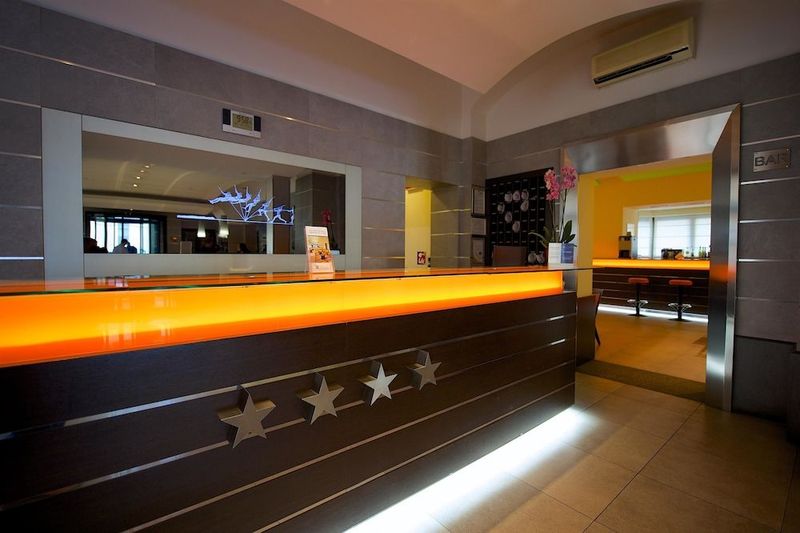 Best Western Crystal Palace Hotel - Image 3
