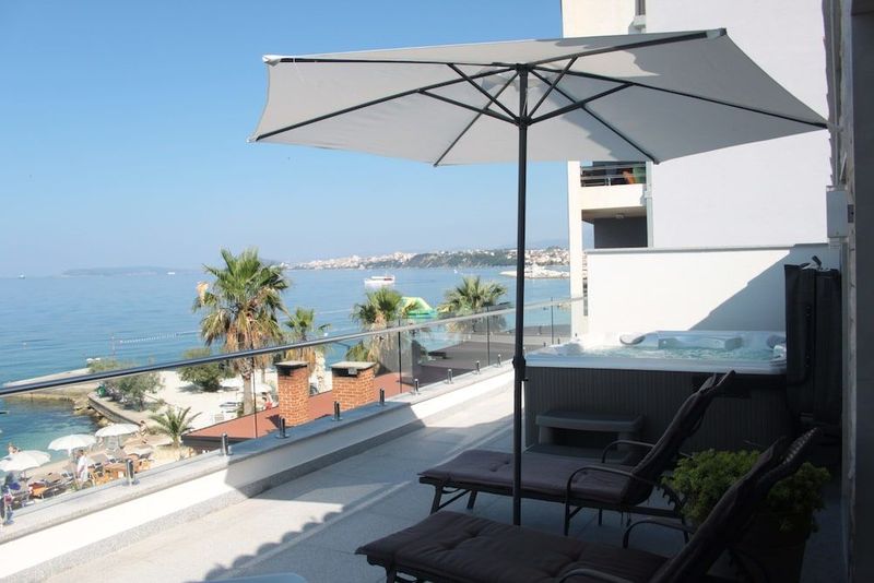 Beach Hotel Split - Image 8