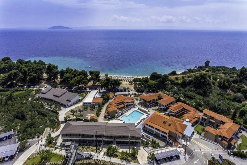 Lagomandra Beach Hotel - Image 1