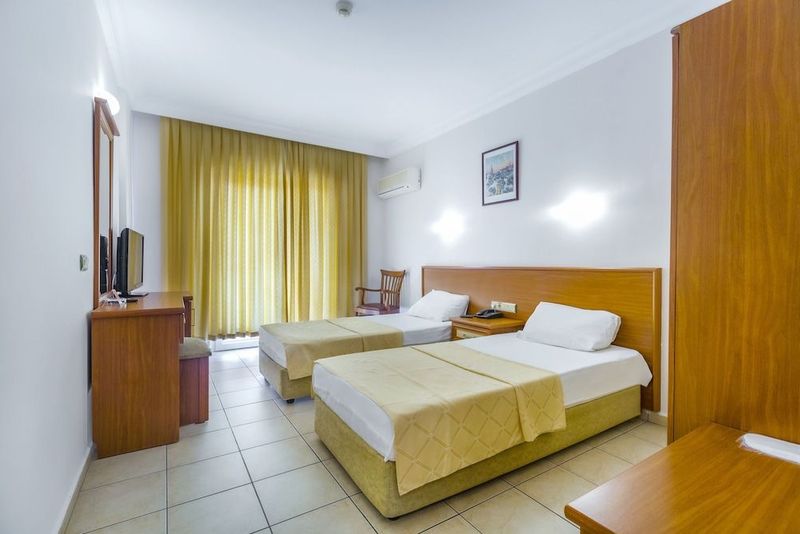 Alanya Beach Hotel - Image 9